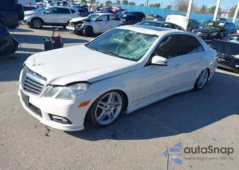 2011 Mercedes-Benz E 550 z USA, uszkodzony, nr VIN WDDHF7CBXBA298969